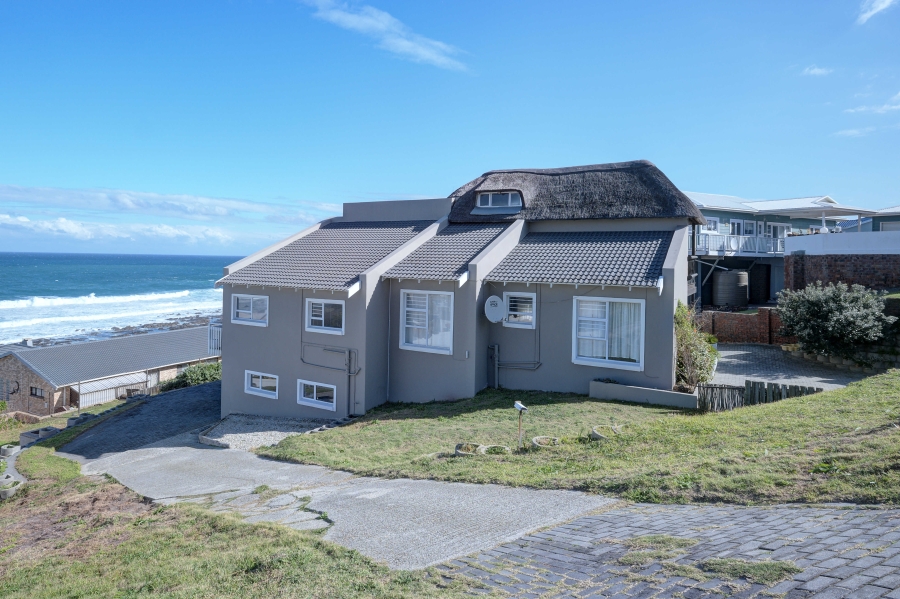 4 Bedroom Property for Sale in Seaview Eastern Cape